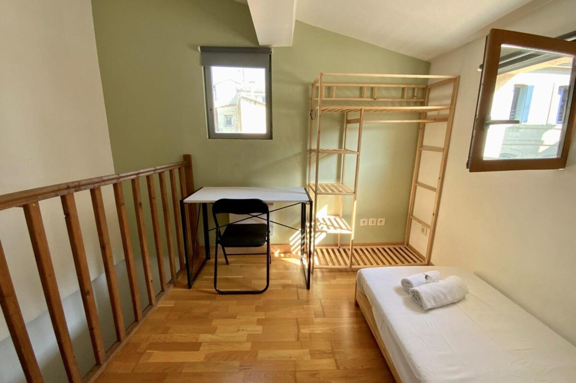 The Triplex- 3 Bedrooms In The Escutcheon! مونبيلييه المظهر الخارجي الصورة